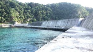 宮城県 石巻市 牡鹿半島（東側）新山漁港 （にいやま）釣り場ポイント紹介